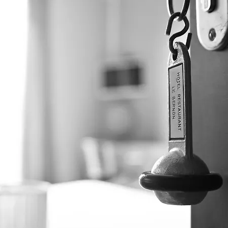 勒贝农酒店 3* Connaux