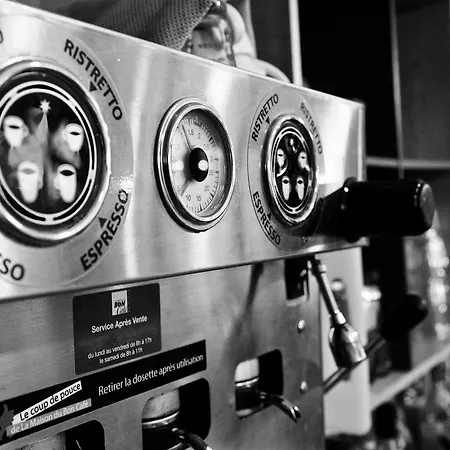 勒贝农酒店 3* Connaux